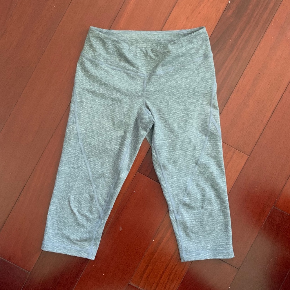 Zella grey striped crop leggings. Size XS